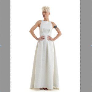 LOCKER ROOM SLEEVELESS WHITE MAXI DRESS